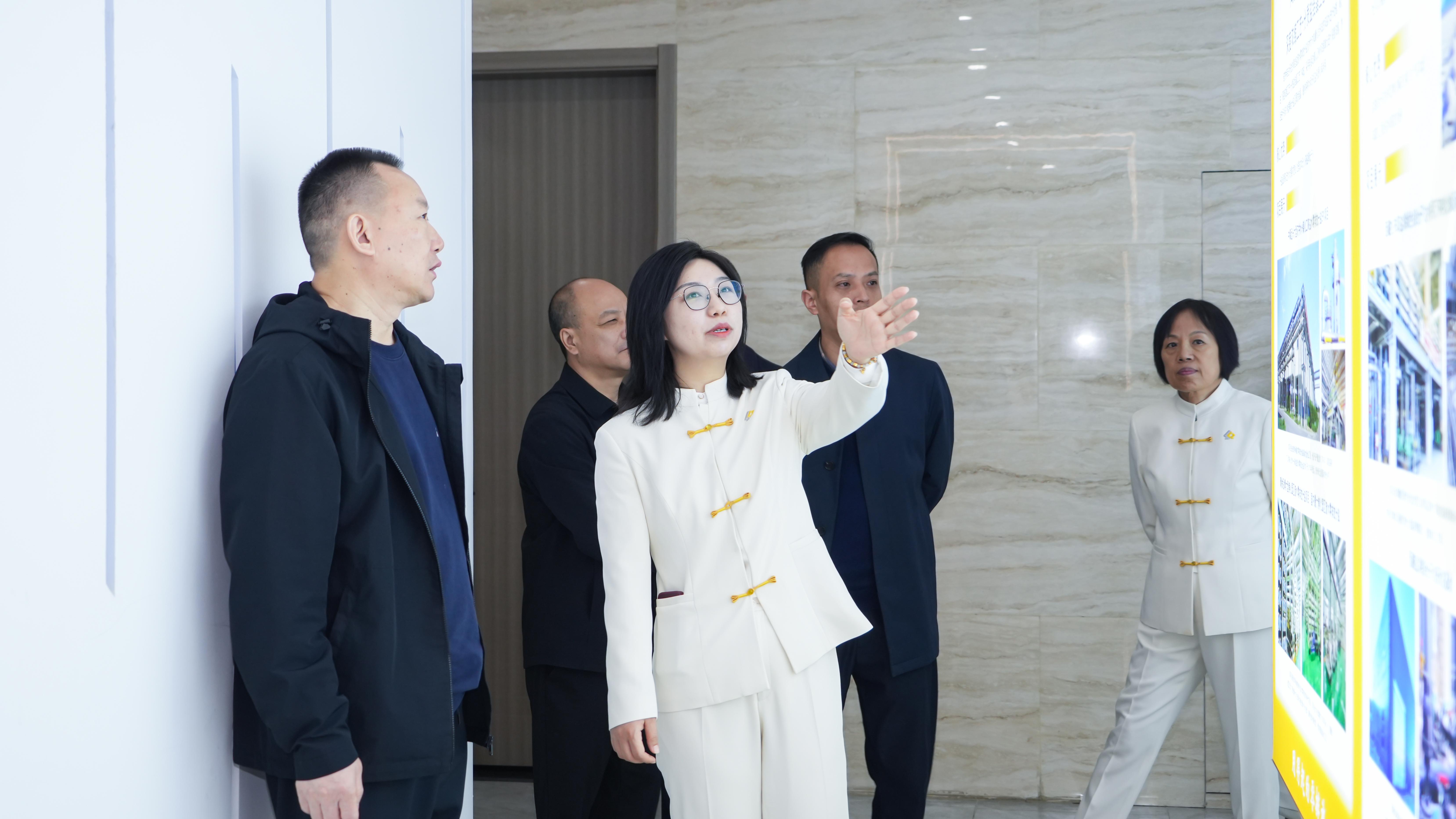 倍頭條 | 遂寧市大英縣政府領(lǐng)導蒞臨倍杰特考察參觀 