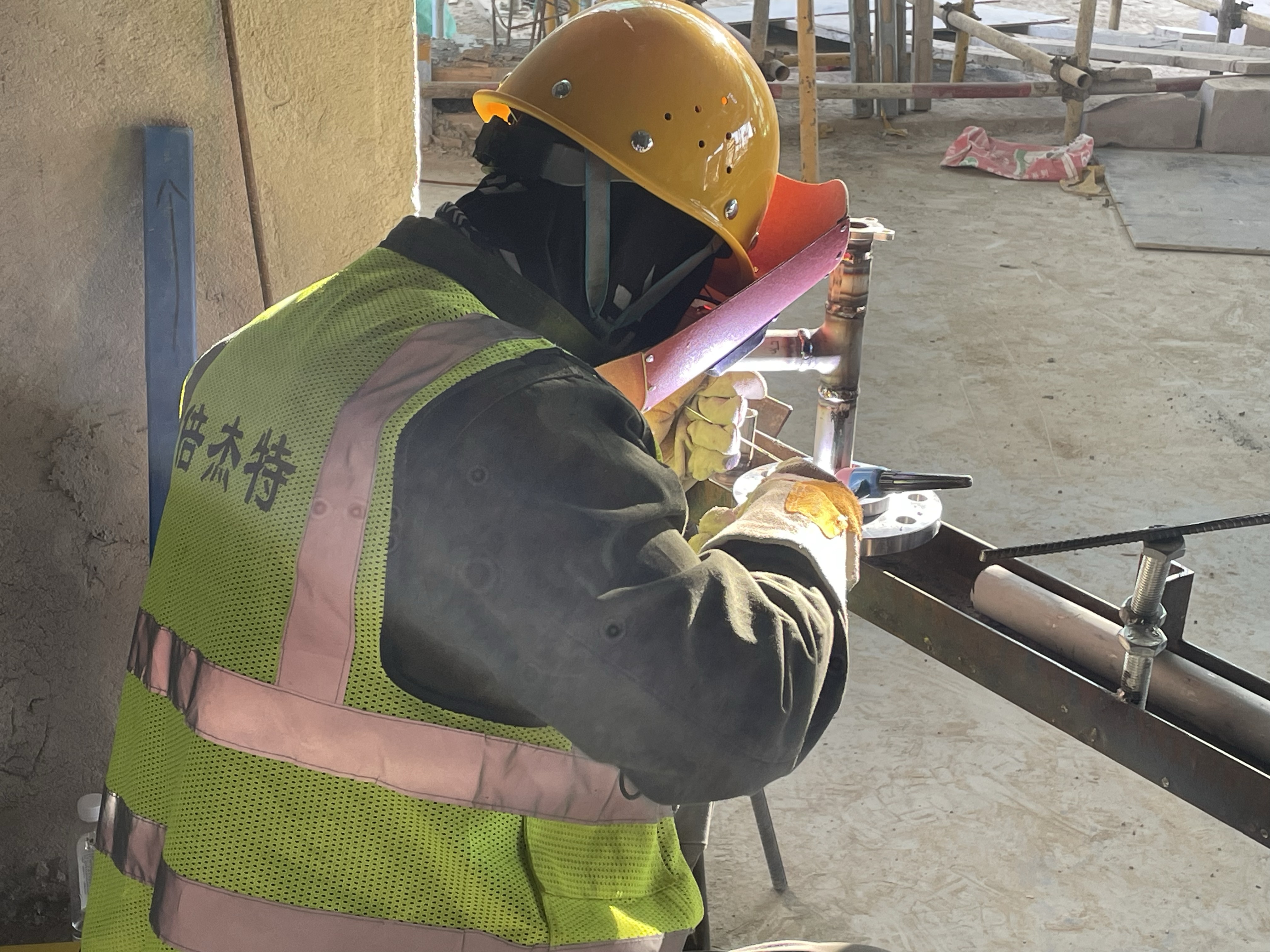 倍杰特甘泉堡項(xiàng)目：雙節(jié)鏖戰(zhàn)礪初心，全力沖刺“10·20”通水節(jié)點(diǎn)